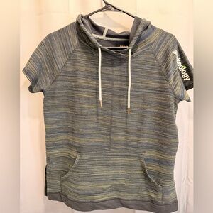 Beachbody Gray Short Sleeve Hoodie Tee. Size M